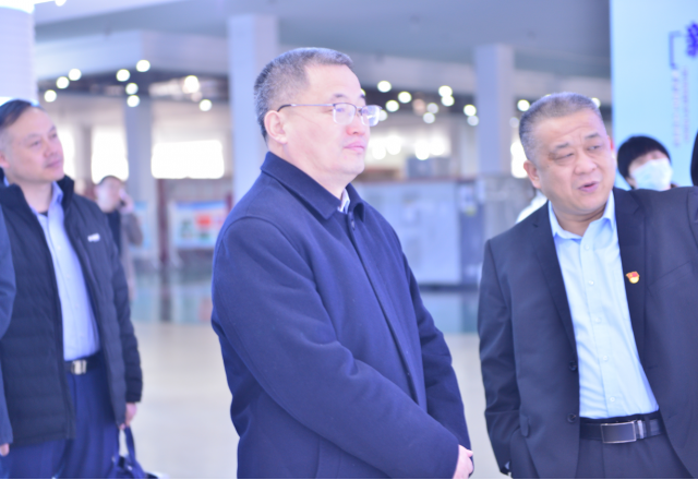 济宁市市场监督管理局局长侯典峰一行莅临九洲国际调研
